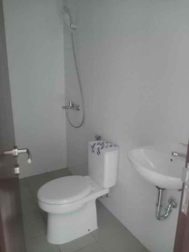 disewakan rumah cluster mahakam mts jgc