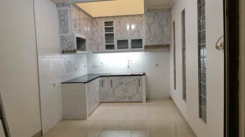 disewakan rumah gading residence kelapa gading