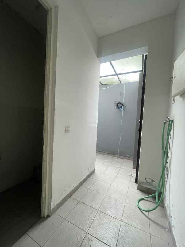 disewakan rumah graha natura e 70