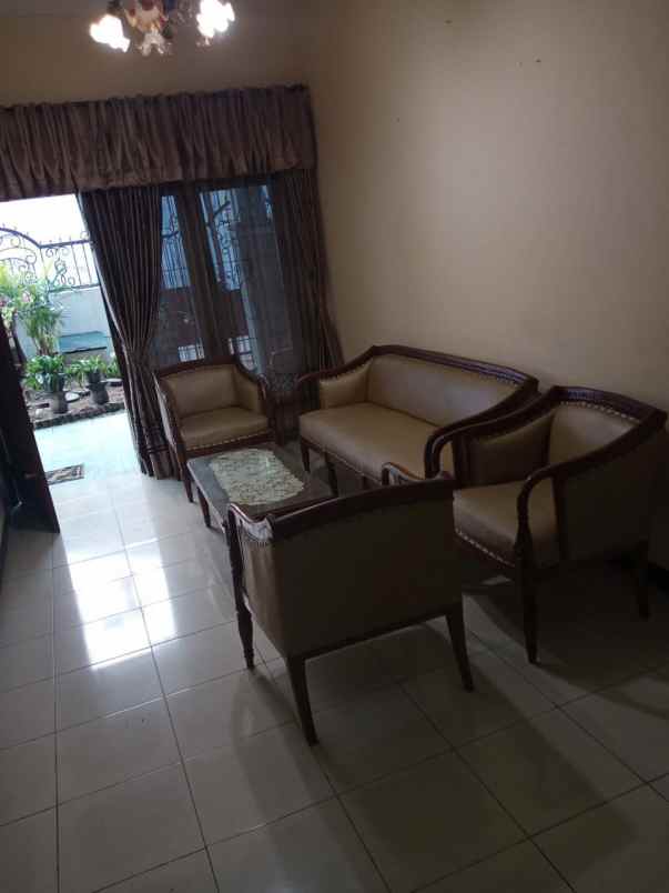 disewakan rumah gubeng