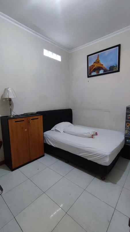 disewakan rumah jalan rajawali 1 no 126 rt