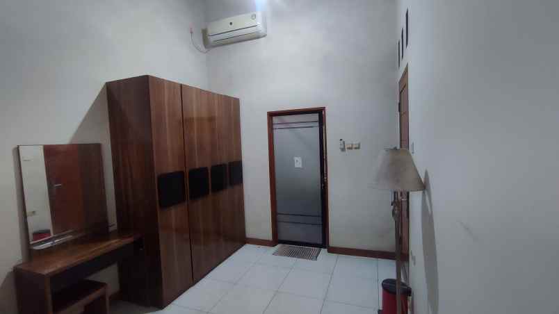 disewakan rumah jalan rajawali 1 no 126 rt