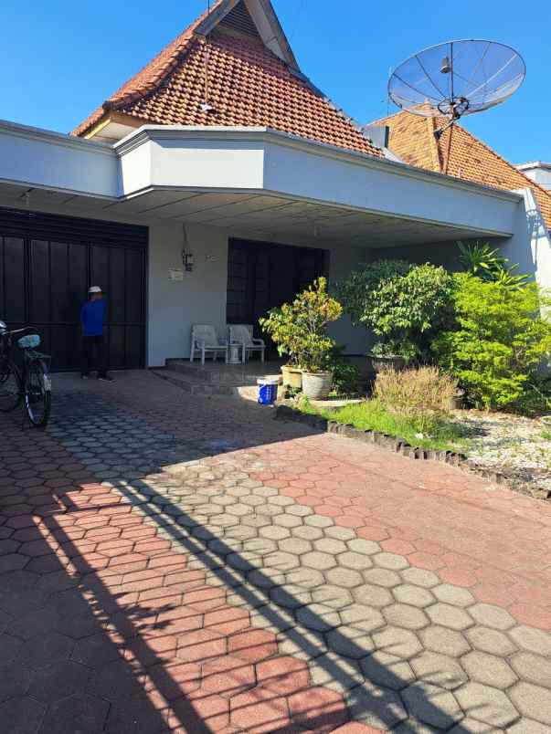 disewakan rumah jl pajajaran surabaya pusat