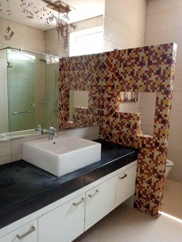 disewakan rumah kebayoran residence