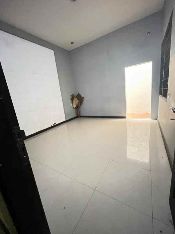 disewakan rumah komplek setrasari