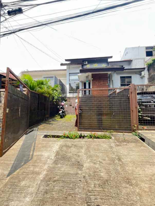 disewakan rumah komplek setrasari