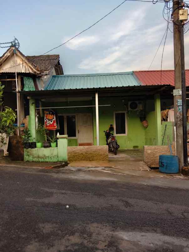 disewakan rumah komplek taman lestari muka