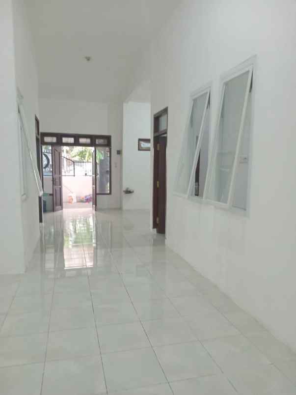 disewakan rumah medayu selatan