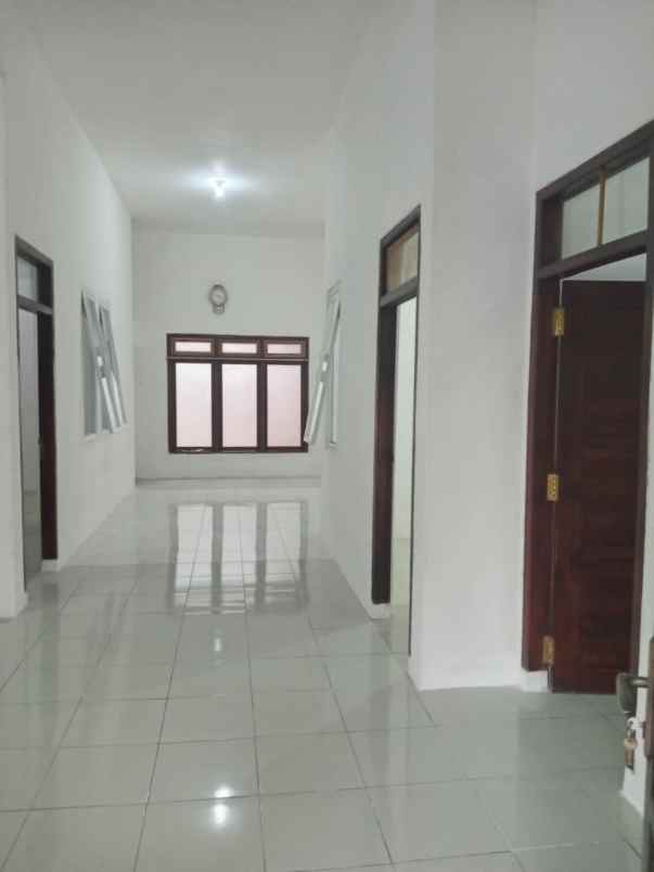 disewakan rumah medayu selatan