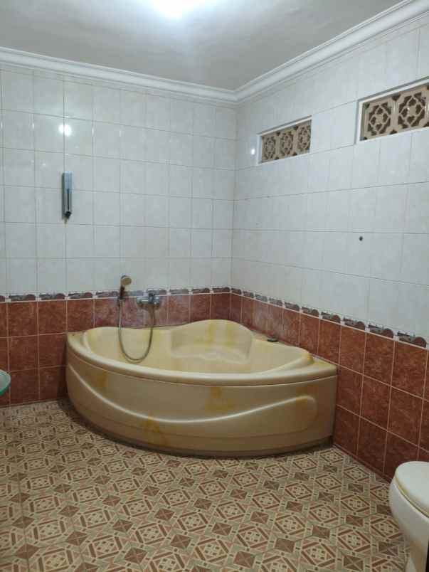 disewakan rumah pakuwon city villa royal