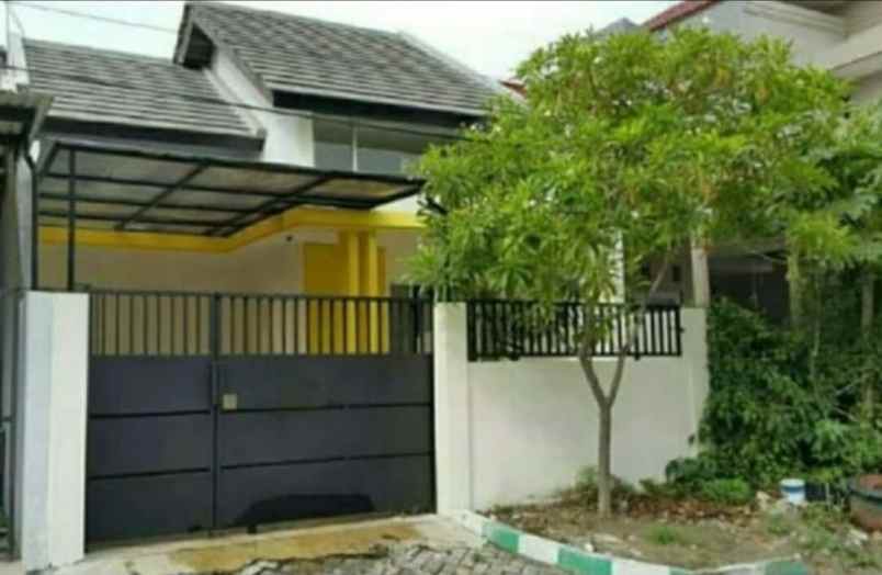 disewakan rumah pantai mentari