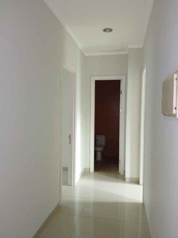 disewakan rumah summarecon bekasi cluster