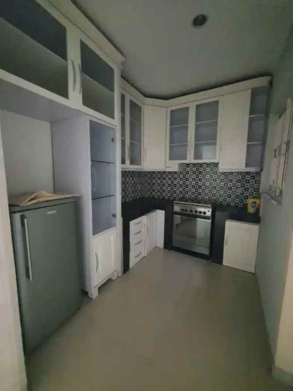 disewakan rumah tinggal furnished di ciputat