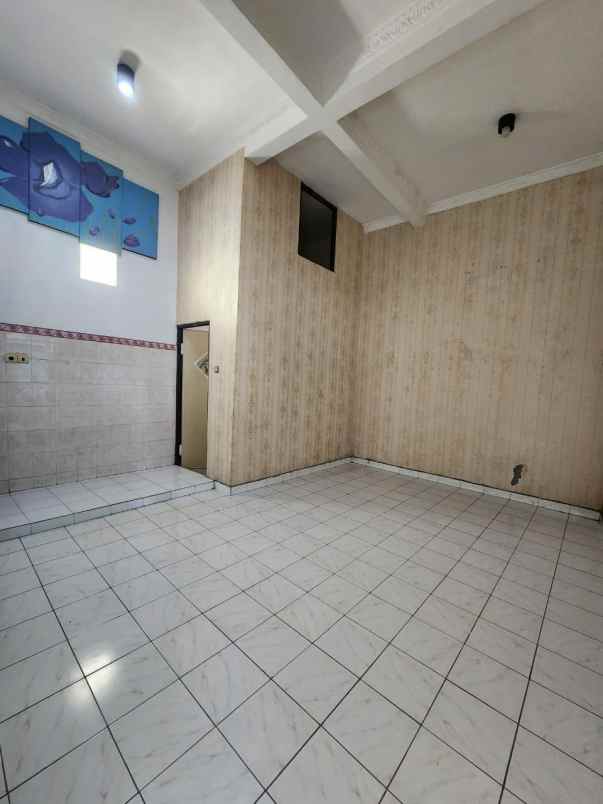 disewakan untuk usaha ruko raya nginden