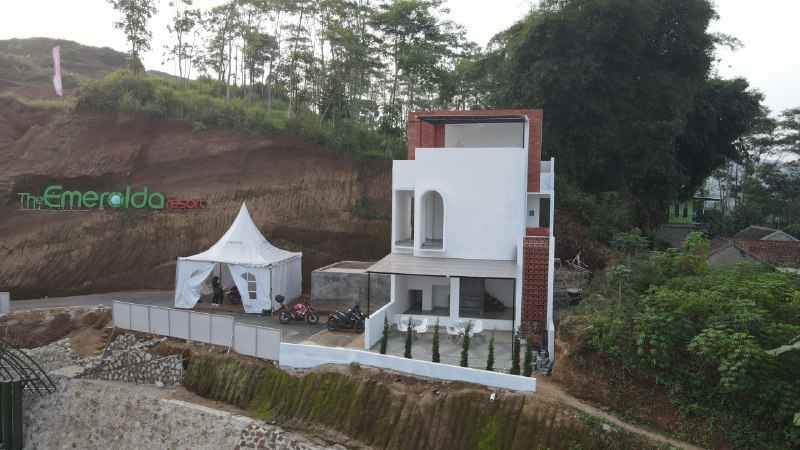 hunian ternyaman di padalarang dengan lagoon view