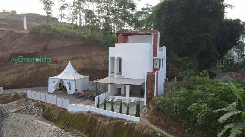 hunian ternyaman di padalarang dengan lagoon view