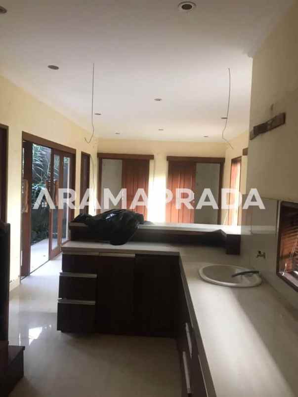 jual rumah 2 lantai 3 1 kamar nangka denpasar utara