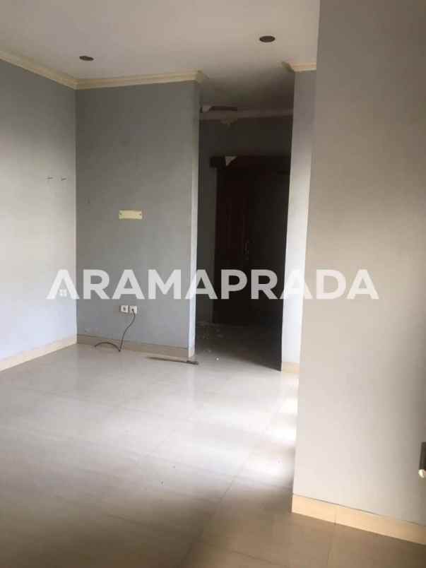 jual rumah 2 lantai 3 1 kamar nangka denpasar utara