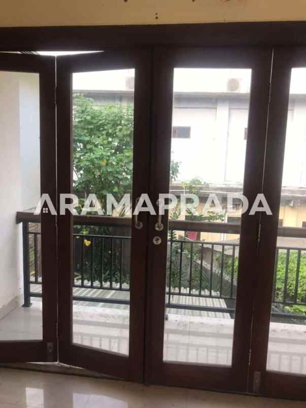 jual rumah 2 lantai 3 1 kamar nangka denpasar utara