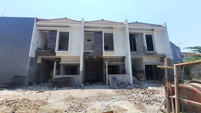 jual rumah baru di surabaya timur jalan lebak arum