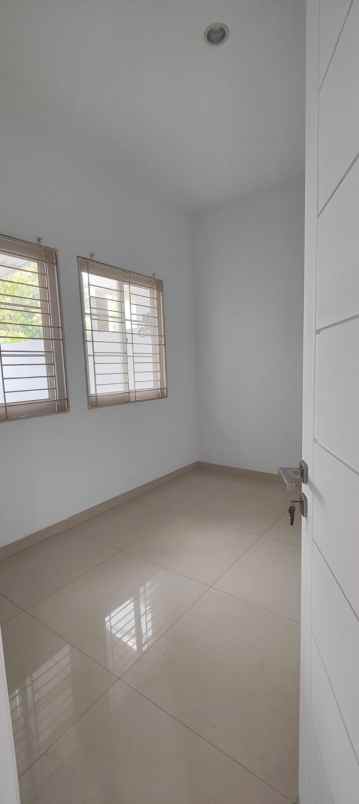 jual rumah furnished grisenda pik