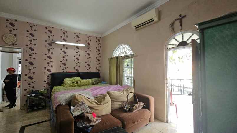 jual rumah hook taman ratu jak bar