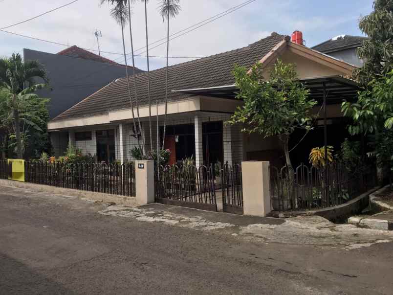 jual rumah lama terawat turangga buahbatu bandung