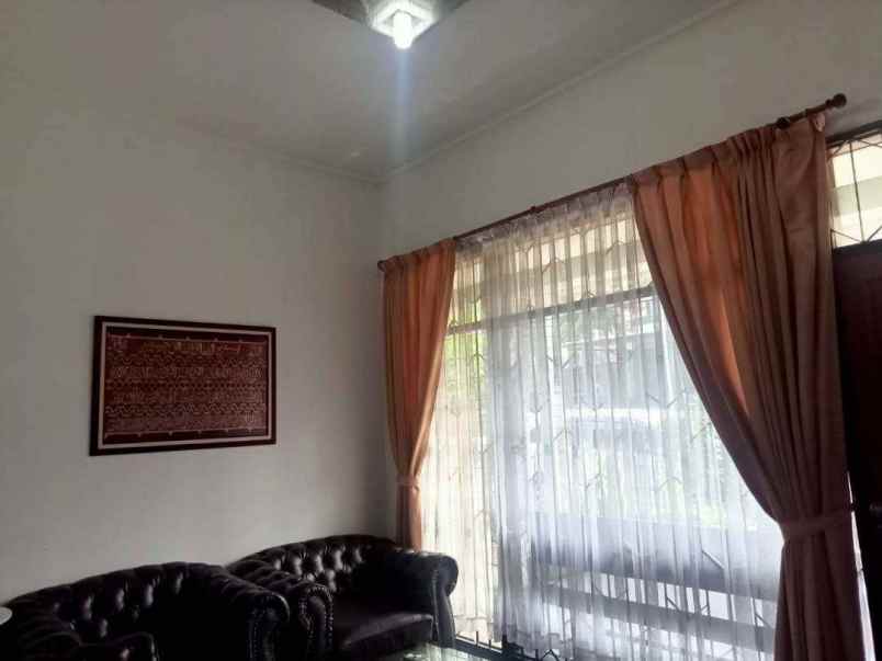 jual rumah lama terawat turangga buahbatu bandung