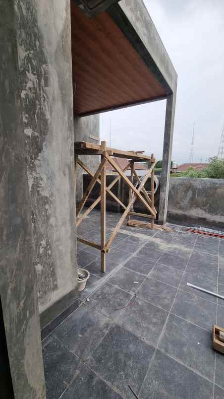 jual rumah siap jadi taman villa meruya jak bar