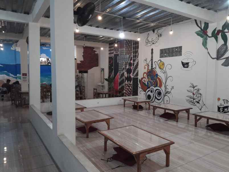 kedai kopi santai di bintaro