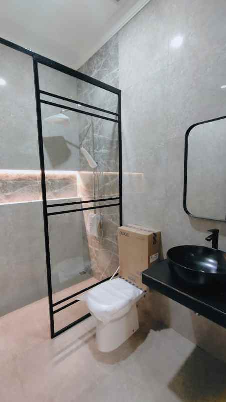 rasain hidup tenang di rumah modern kencana loka bsd