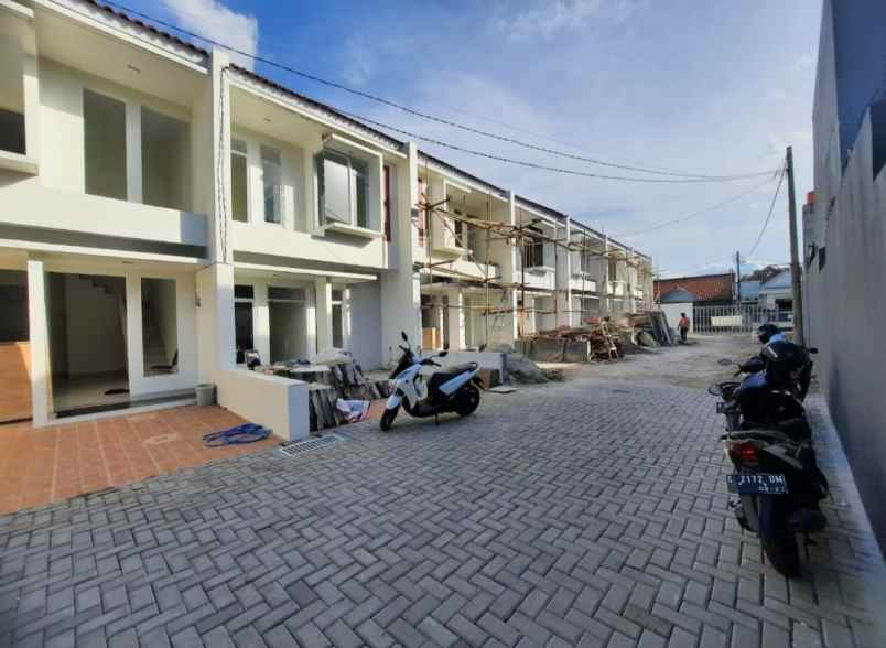 ready stock rumah 2 lantai siap huni di jatikramat