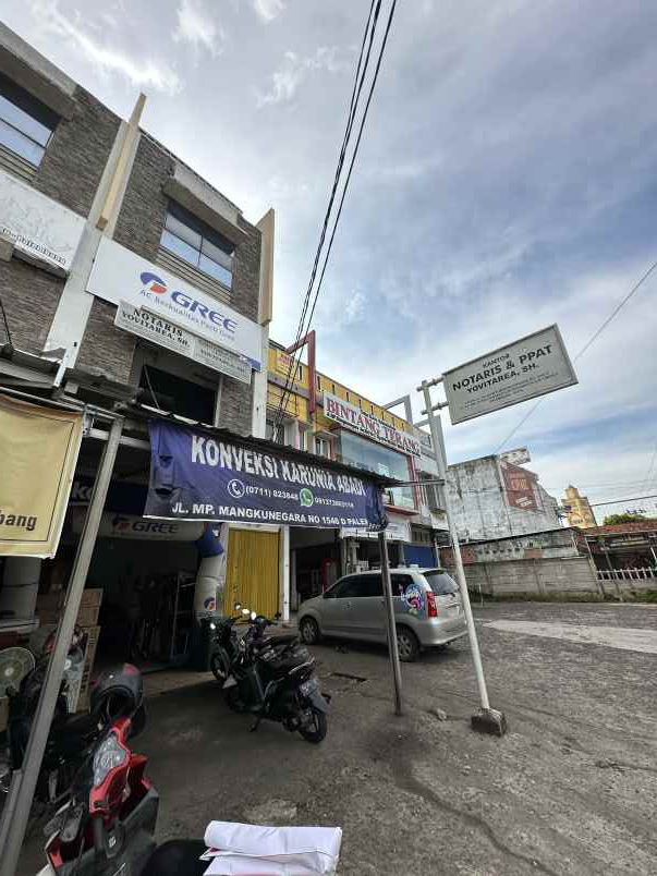 ruko 3 lantai pinggir jalan besar kenten