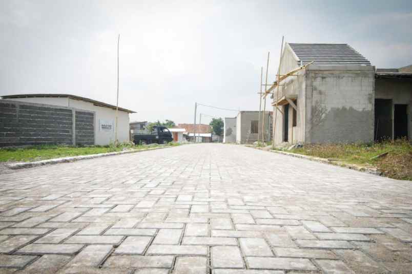 rumah 1 lantai model masa kini di bandung timur