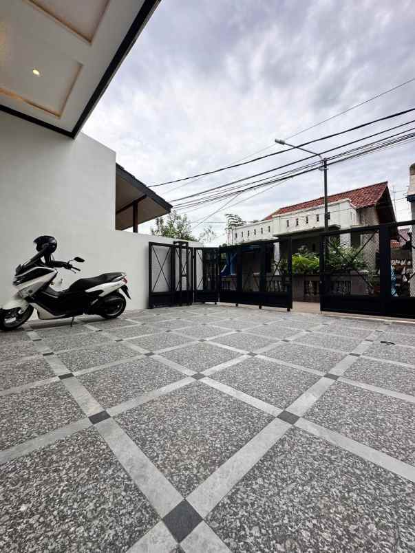 rumah 2 5lt di cinere bu harga di bawah pasaran