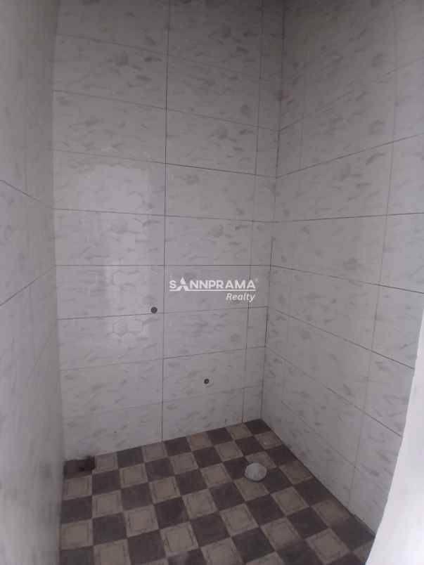 rumah 2 lantai ada pool di tanah baru depok