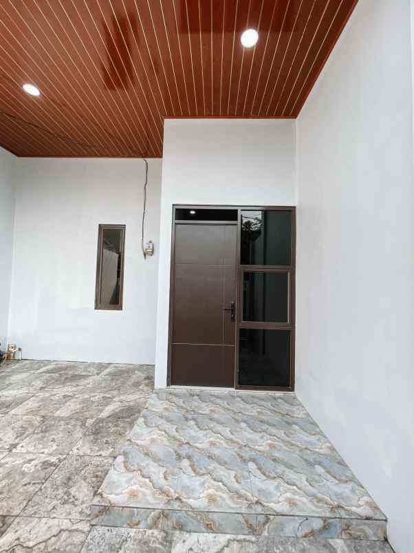 rumah 2 lantai cantik dalam cluster bisa di kpr di pup