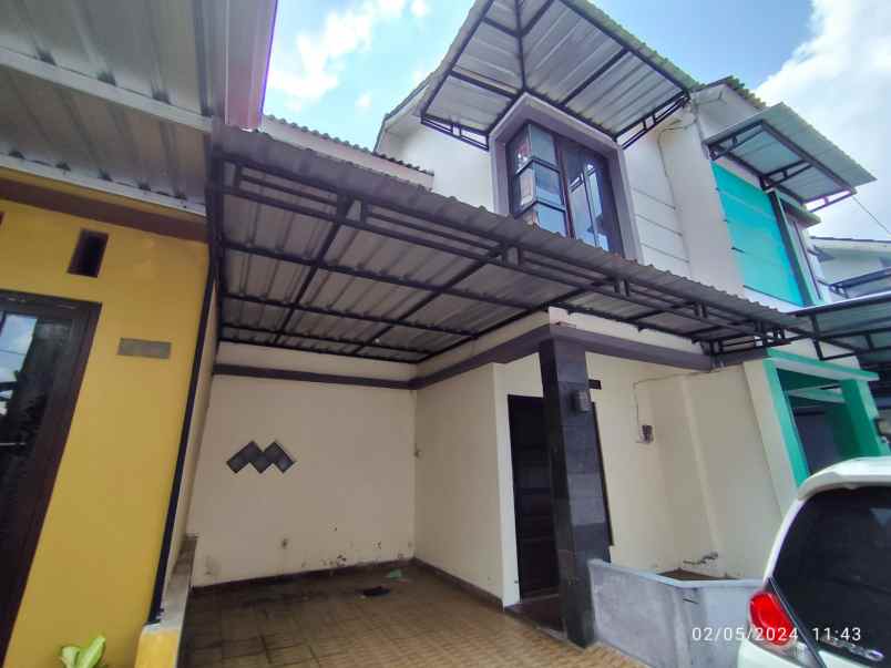 rumah 2 lantai dalam cluster di wiyoro banguntapan