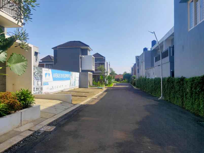 rumah 2 lantai dan mewah di pamulang