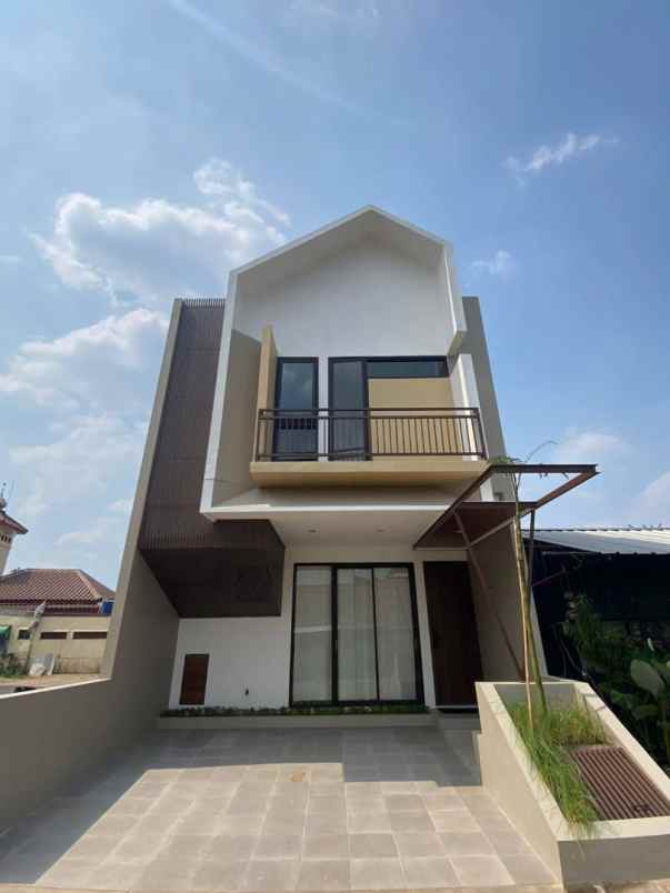 rumah 2 lantai di cilangkap jakarta timur