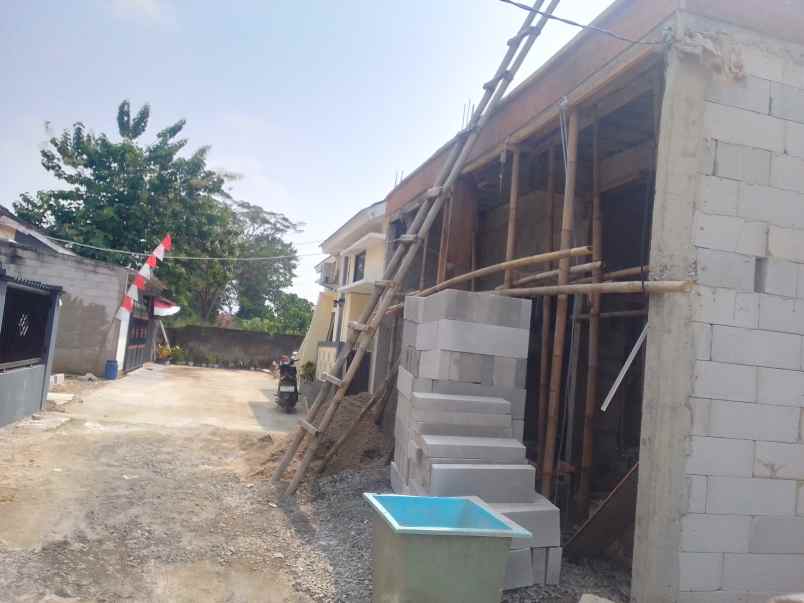 rumah 2 lantai di dalam cluster