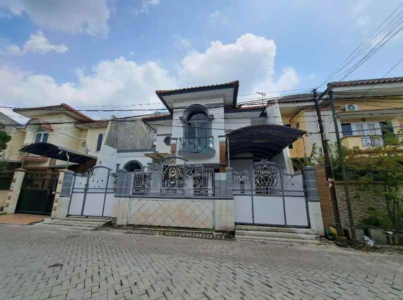 rumah 2 lantai di mulyosari siap huni row jalan lebar