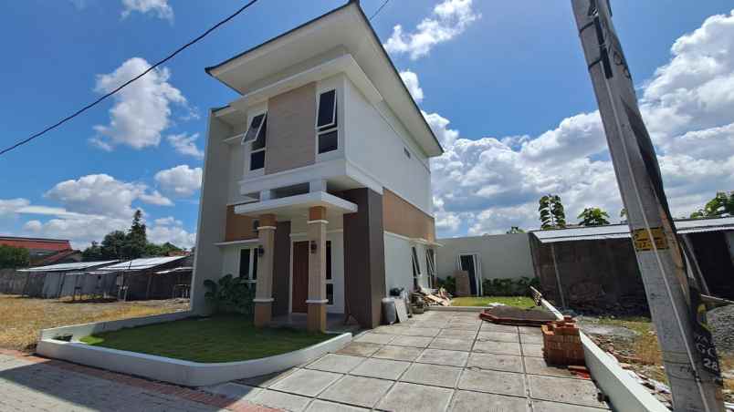 rumah 2 lantai di pusat kota jogja harga bawah pasaran