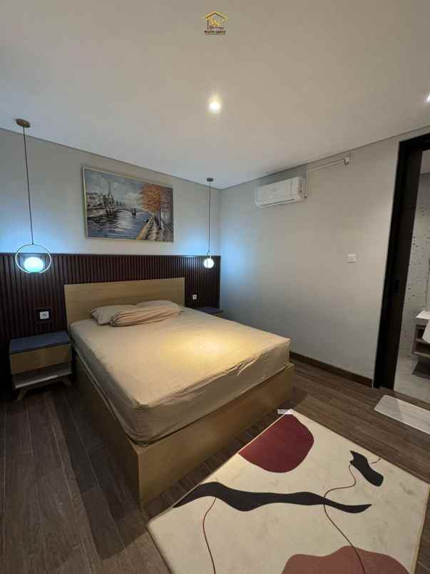 rumah 2 lantai full furnished di ngaglik sleman