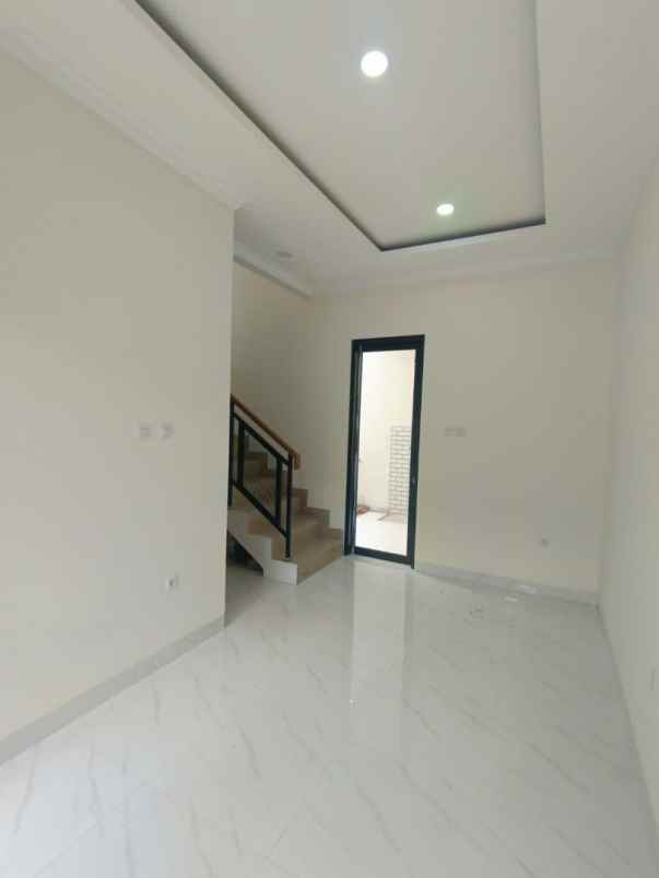 rumah 2 lantai jagakarsa jakarta selatan