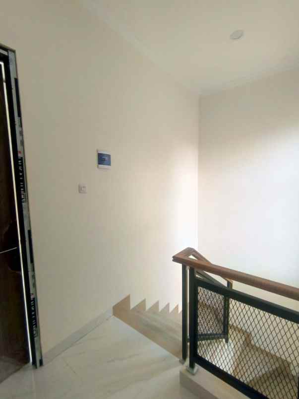 rumah 2 lantai jagakarsa jakarta selatan