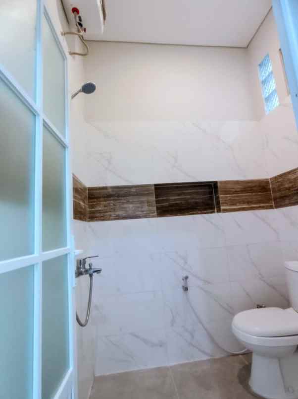 rumah 2 lantai minomartani dekat rs condong catur