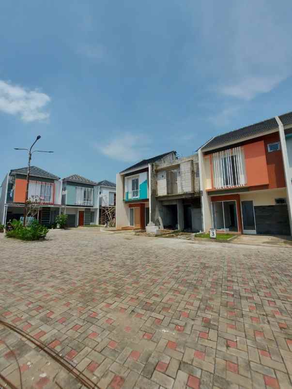 rumah 2 lantai modern di pamulang