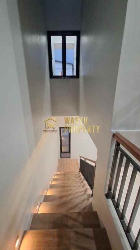 rumah 2 lantai siap huni utara jogja bay di sleman