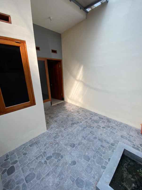 rumah 2 lantai view city light siap huni di kota batu